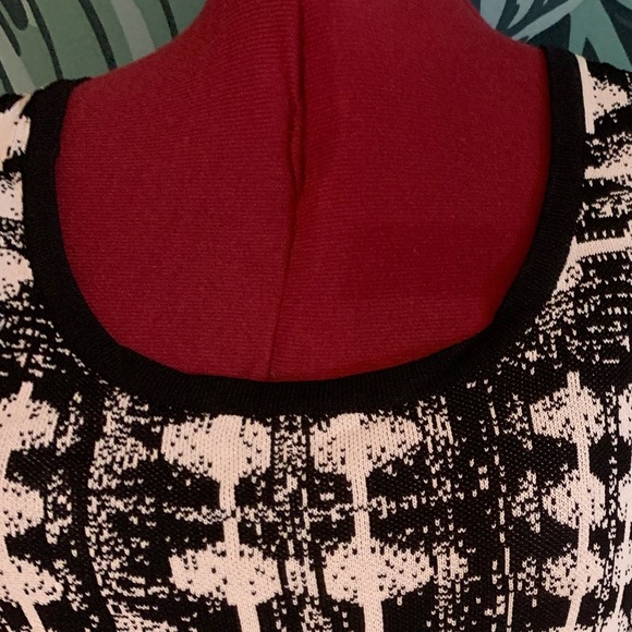 Fit and flare modern plaid dress - Picture 2 of 7